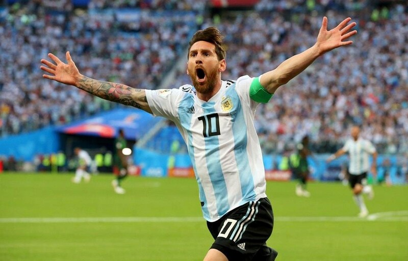 Messi gắn liền với số áo huyền thoại 10 tại câu lạc bộ Barcelona Messi gắn liền với số áo huyền thoại 10 tại câu lạc bộ Barcelona