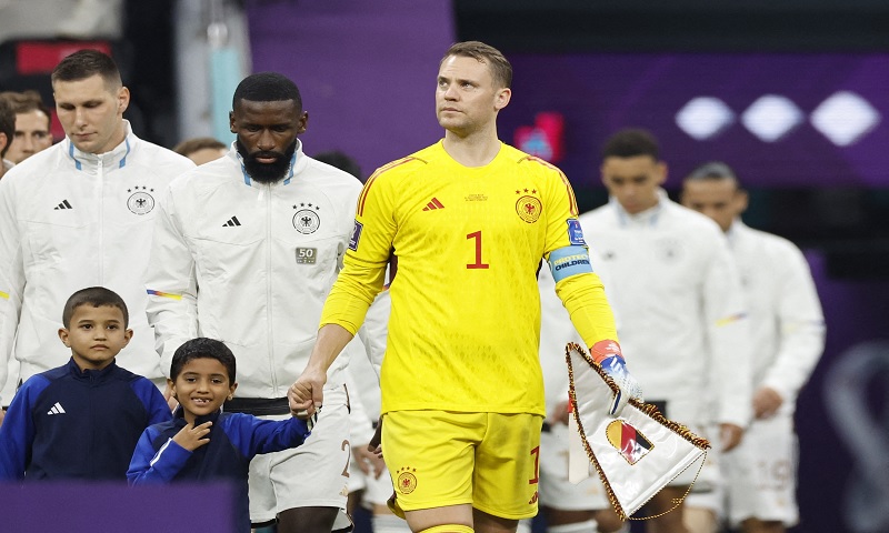 Thủ môn Manuel Neuer Thủ môn Manuel Neuer