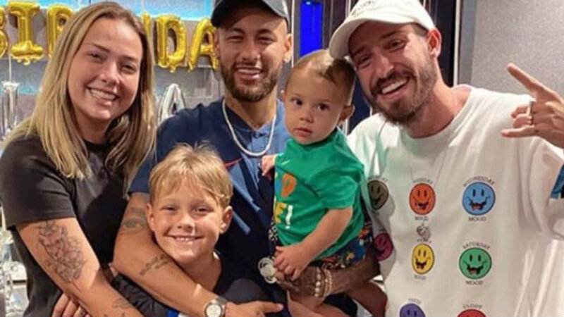 Neymar tham gia sự kiện cùng vợ tương lai của mình – Marquezine Neymar tham gia sự kiện cùng vợ tương lai của mình – Marquezine