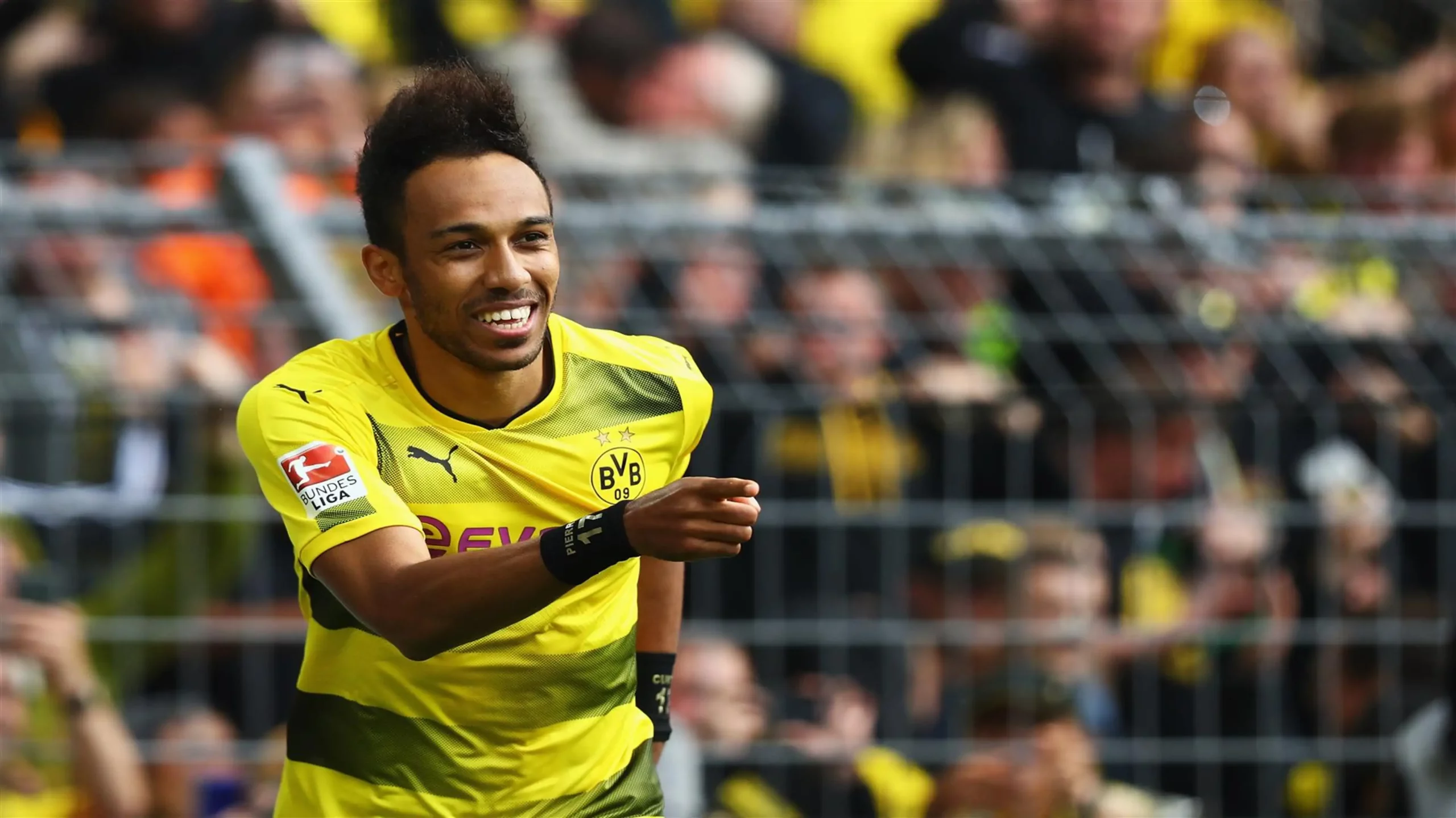 Pierre-Emerick Aubameyang mùa giải 2016-2017 Pierre-Emerick Aubameyang mùa giải 2016-2017